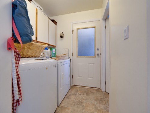 5453 Carnaby Place, Sechelt, BC 