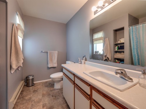 5453 Carnaby Place, Sechelt, BC 