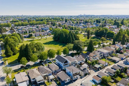 2877 Cambridge Street, Vancouver, BC 