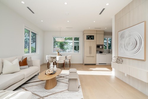 2877 Cambridge Street, Vancouver, BC 
