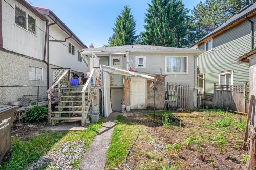 2733 28Th Avenue E, Vancouver, BC 