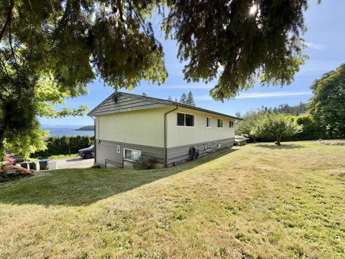 5439 Mason Road  Sechelt, BC V0N 3A8