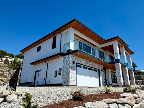 5964 Barnacle Street, Sechelt, BC - Outdoor