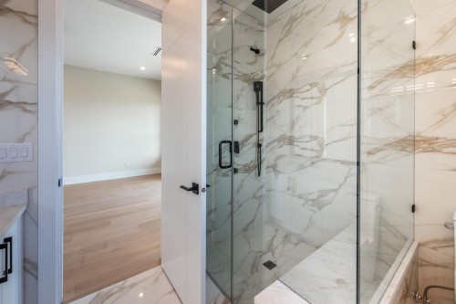 5964 Barnacle Street, Sechelt, BC - Indoor Photo Showing Bathroom