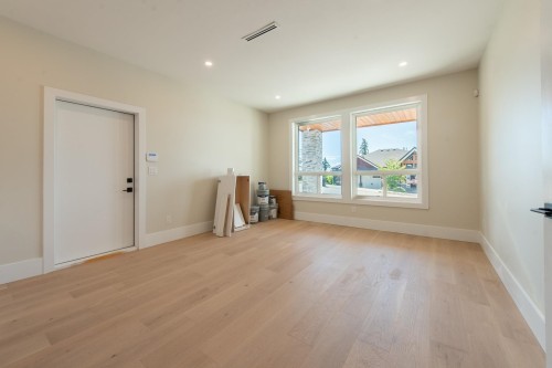 5964 Barnacle Street, Sechelt, BC - Indoor Photo Showing Other Room