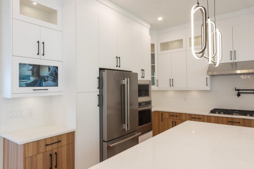 5964 Barnacle Street, Sechelt, BC - Indoor Photo Showing Kitchen With Upgraded Kitchen