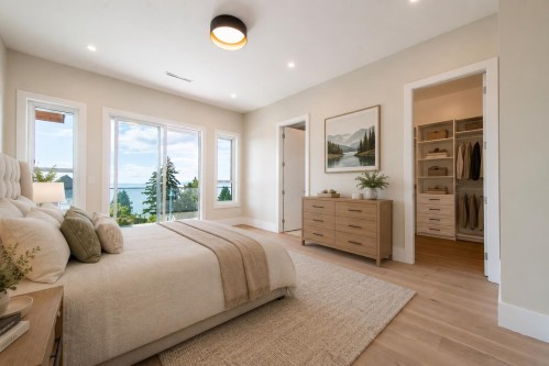 5964 Barnacle Street, Sechelt, BC - Indoor Photo Showing Bedroom