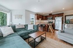 301-624 Shaw Road Gibsons, BC V0N 1V8
