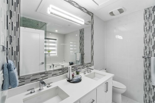 1842 64Th Avenue E, Vancouver, BC 