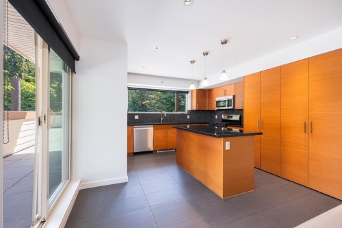 Ph2-2832 Capilano Road, North Vancouver, BC 