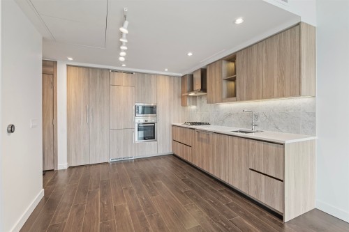 601-4720 Lougheed Highway, Burnaby, BC 