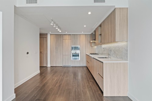 601-4720 Lougheed Highway, Burnaby, BC 