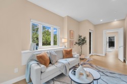 3249 Sophia Street  Vancouver, BC V5V 3T2