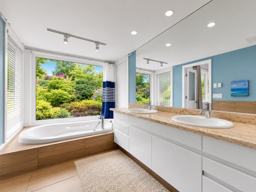 1066 Palmerston Avenue, West Vancouver, BC 