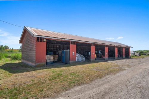 7064 Ladner Trunk Road, Delta, BC 