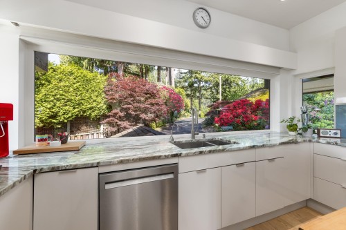 6485 Madrona Crescent, West Vancouver, BC 