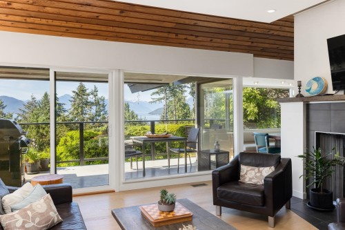 6485 Madrona Crescent, West Vancouver, BC 
