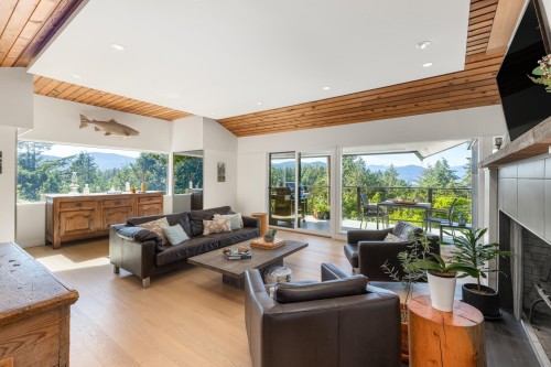 6485 Madrona Crescent, West Vancouver, BC 