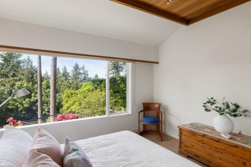 6485 Madrona Crescent, West Vancouver, BC 