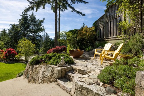 6485 Madrona Crescent, West Vancouver, BC 