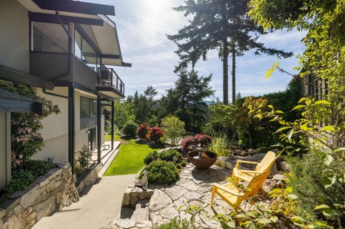 6485 Madrona Crescent, West Vancouver, BC 
