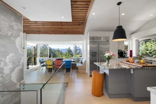 6485 Madrona Crescent, West Vancouver, BC 