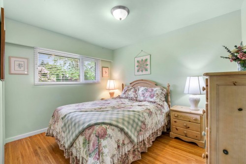 927 Selkirk Crescent, Coquitlam, BC 