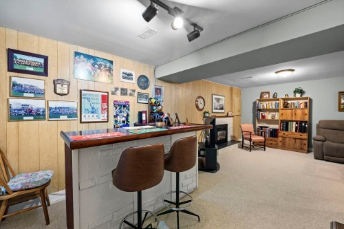 927 Selkirk Crescent, Coquitlam, BC 