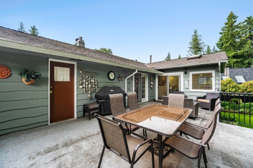 927 Selkirk Crescent, Coquitlam, BC 