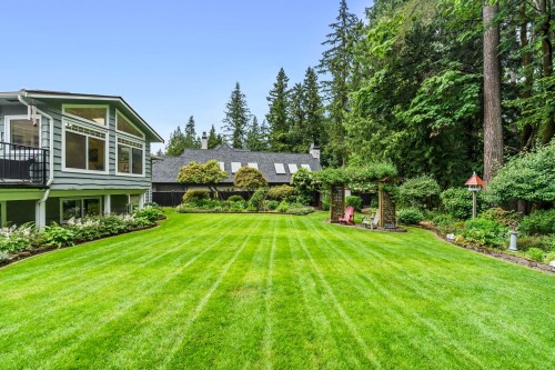 927 Selkirk Crescent, Coquitlam, BC 