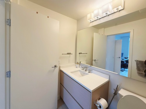 105-8850 University Crescent, Burnaby, BC 