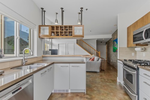 2-40775 Tantalus Road, Squamish, BC 