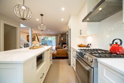 4689 Hoskins Road, North Vancouver, BC 
