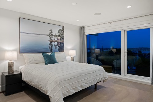 336 Keith Road E, North Vancouver, BC 