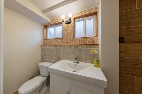 2911 51St Avenue E, Vancouver, BC 