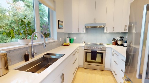 411 Aubrey Place, Vancouver, BC 