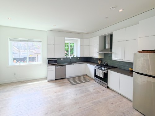 5855 St. George Street, Vancouver, BC 