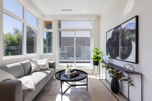 592 Arthur Erickson Place, West Vancouver, BC 