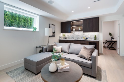 592 Arthur Erickson Place, West Vancouver, BC 