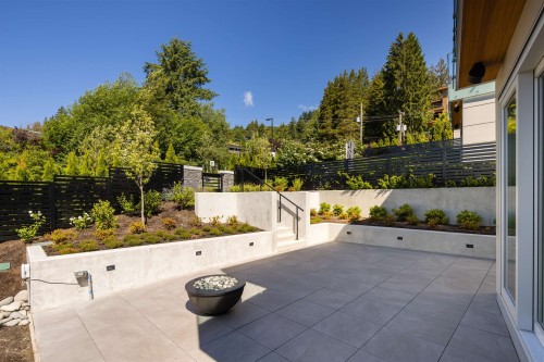 592 Arthur Erickson Place, West Vancouver, BC 
