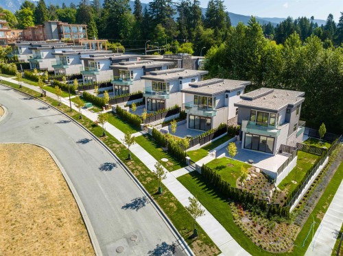 592 Arthur Erickson Place, West Vancouver, BC 