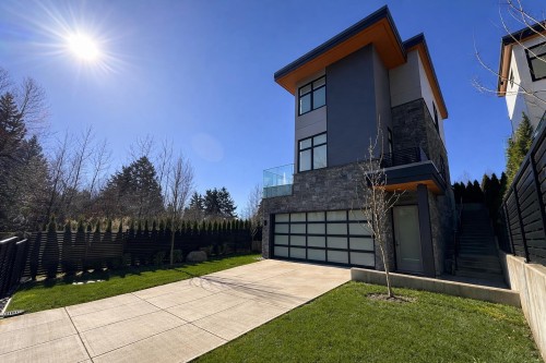 592 Arthur Erickson Place, West Vancouver, BC 
