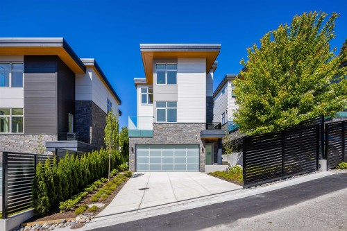592 Arthur Erickson Place, West Vancouver, BC 
