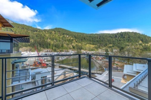 603-6699 Nelson Avenue  West Vancouver, BC V7W 2B2