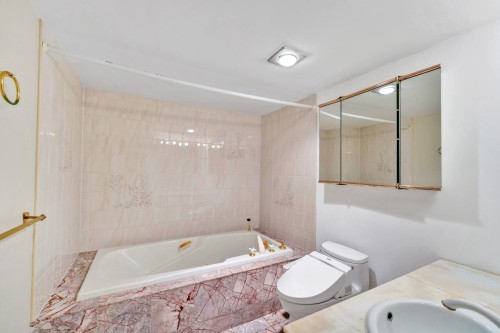 203-1675 Hornby Street, Vancouver, BC 
