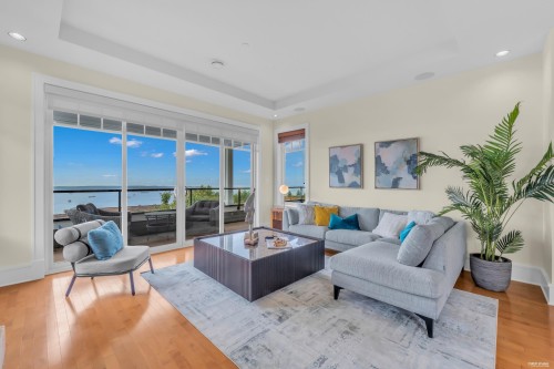 2673 Folkestone Way, West Vancouver, BC 