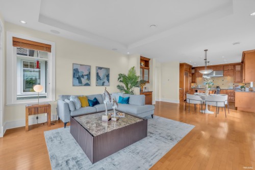 2673 Folkestone Way, West Vancouver, BC 