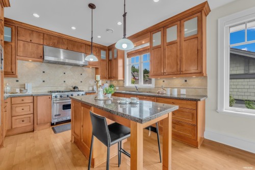 2673 Folkestone Way, West Vancouver, BC 