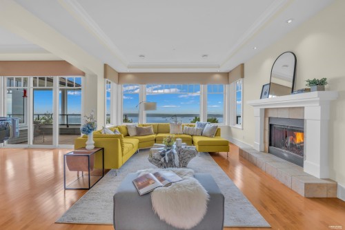 2673 Folkestone Way, West Vancouver, BC 