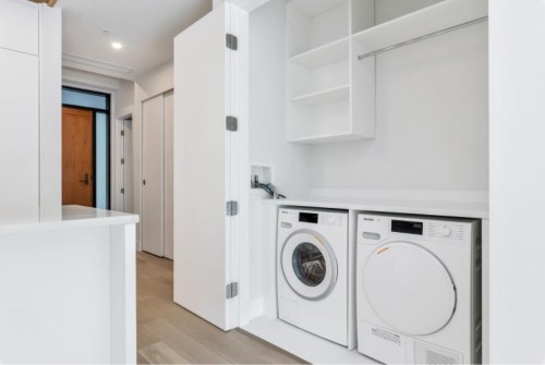 205-6707 Nelson Avenue, West Vancouver, BC 